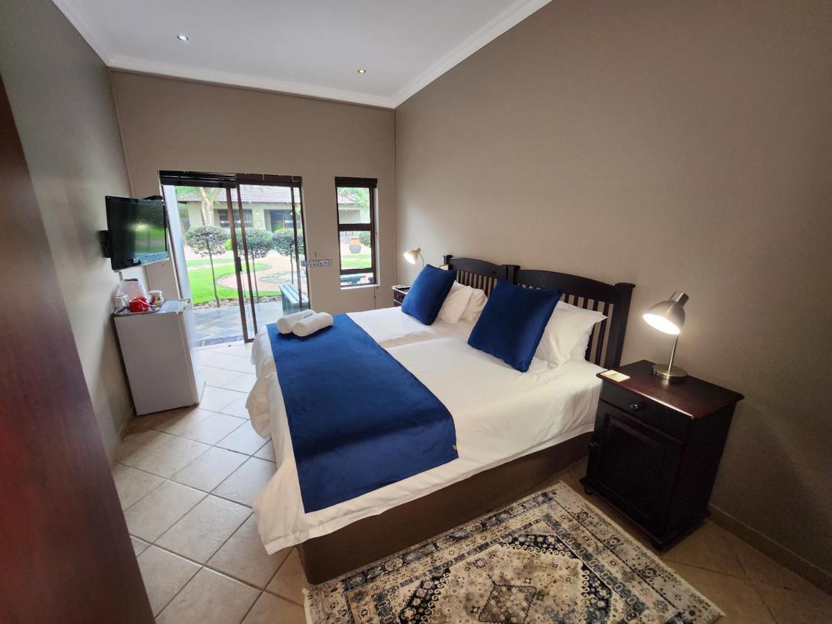 Rip Van Winkel Guest House Lephalale Exterior foto
