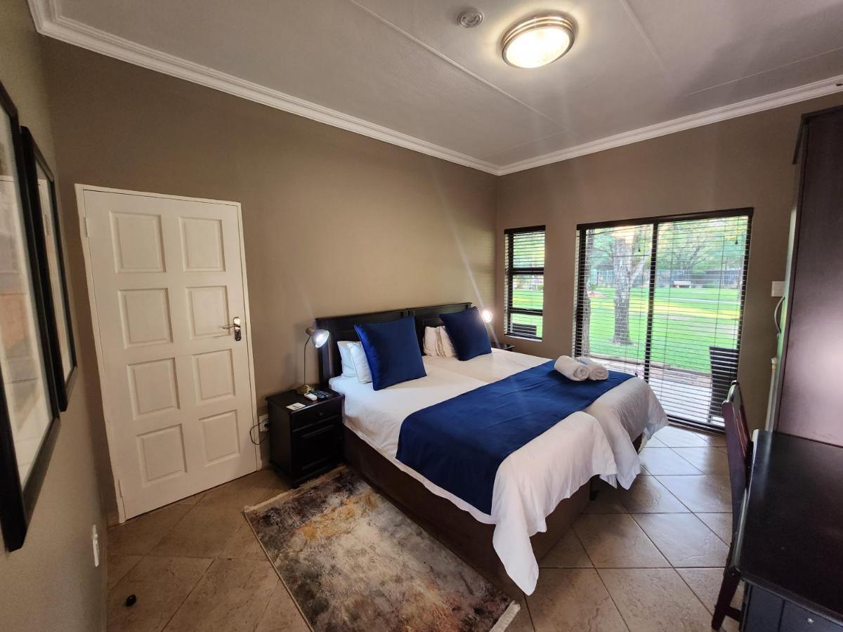 Rip Van Winkel Guest House Lephalale Exterior foto